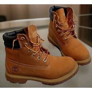 Women Sz 6.5M Timberland Boots Wheat With Box~ Pre-owned